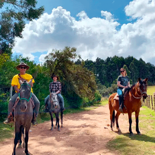 Paseo a Caballo Alrededor de Cusco